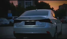 Carregar e reproduzir vídeo no visualizador da Galeria, Full LED Tail Lights Assembly For Lexus IS250 2013-2022,with middle through light
